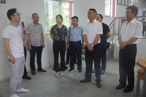 参观柳林镇桅杆垭村宴席集中举办点_wps图片.JPG