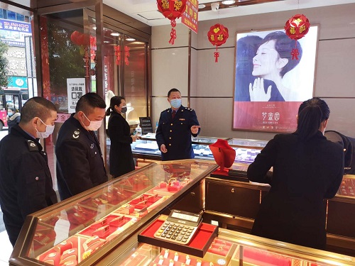 1583981884788619.jpg 执法人员督查疫情防控1.jpg