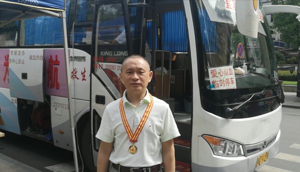 胡立林在第73个“世界红十字日”宣传活动现场.jpg