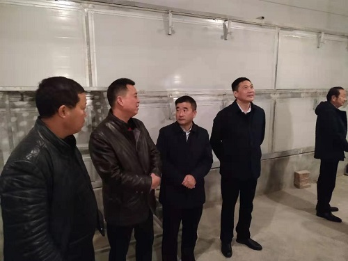 察看养殖某地1.jpg