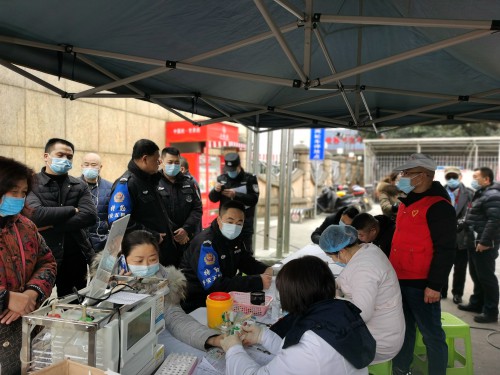 五粮液集团公司职工献血活动现场.jpg