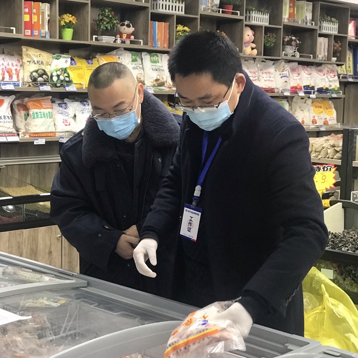 1611733748439268.jpg 开展“春雷行动2021”进口冷链食品督导检查.jpg