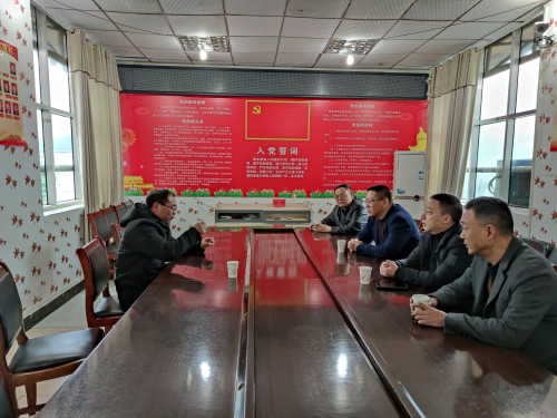 1615194644239310.jpg 在团林苗族乡座谈.jpg