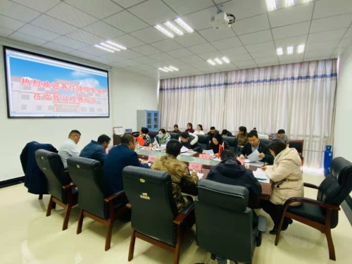 宜宾市中心血站检验科主任张光永和中国输血研究所专家到阿里地区中心血站进行核酸实验室现场验收.jpg