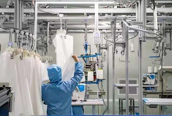 医用一次性防护服生产图片1.jpg