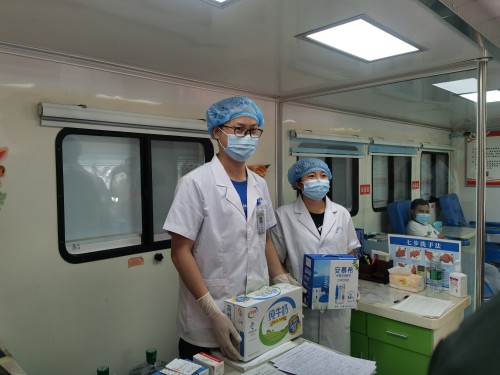 血站医生、护士你们辛苦了.jpg