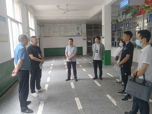 检查学校食堂2.jpg
