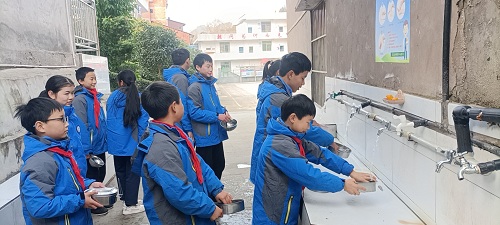 用热水洗碗洗手.jpg