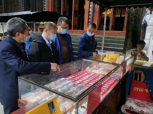 3市中区市场监管局开展旅游商品检查.jpg